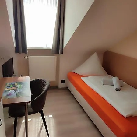 施维泽司图酒店 3* 凯撒斯劳滕