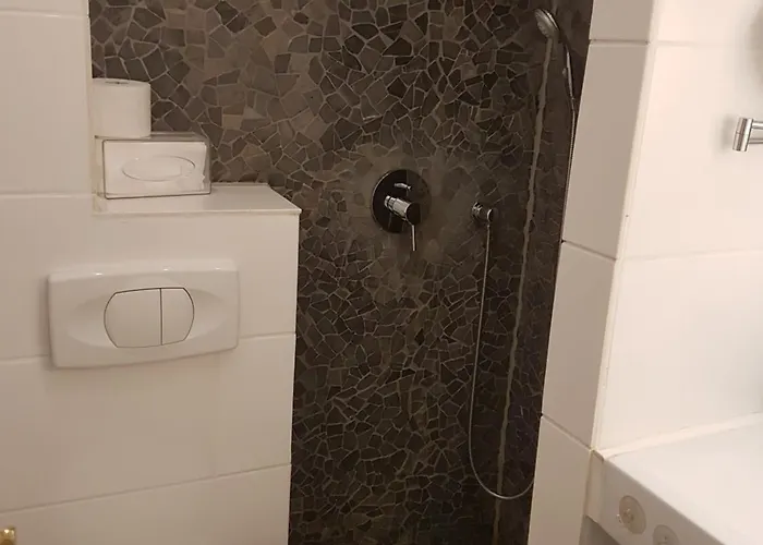 施维泽司图酒店 凯撒斯劳滕